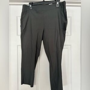 Women’s  Black capri Pants